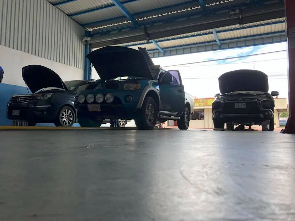Vehículos típicos de Costa Rica: Toyota, Nissan, Hyundai, Kia, Honda, Mitsubishi y otras marcas
